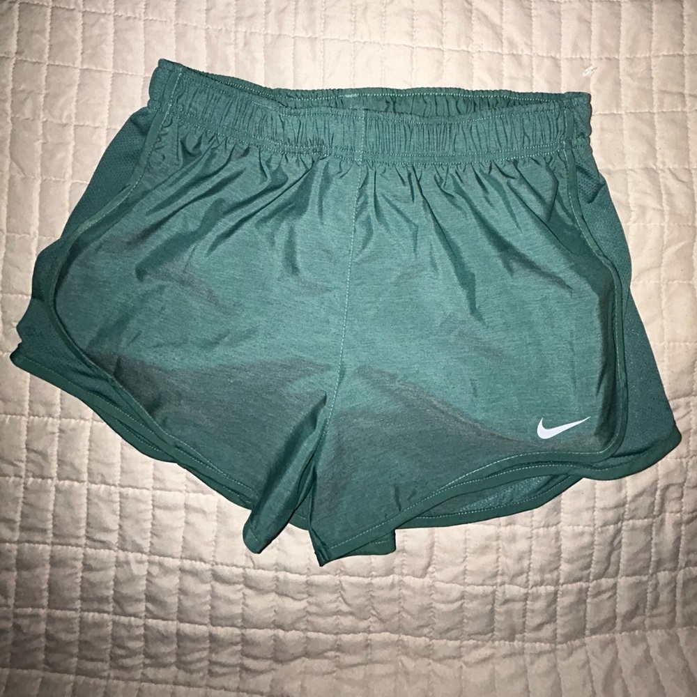 Nike Green Athletic Shorts Lightweight Performance
